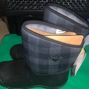 Size 10 Muck boots